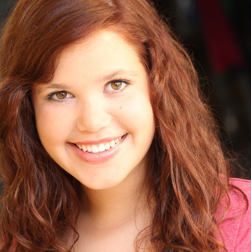 Julia Thomas Photo 9