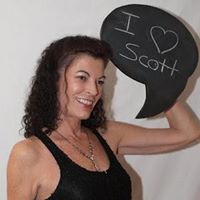 Lori Warren Photo 8