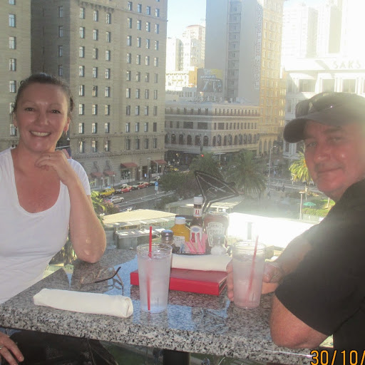 Sarah Lindsay Photo 18