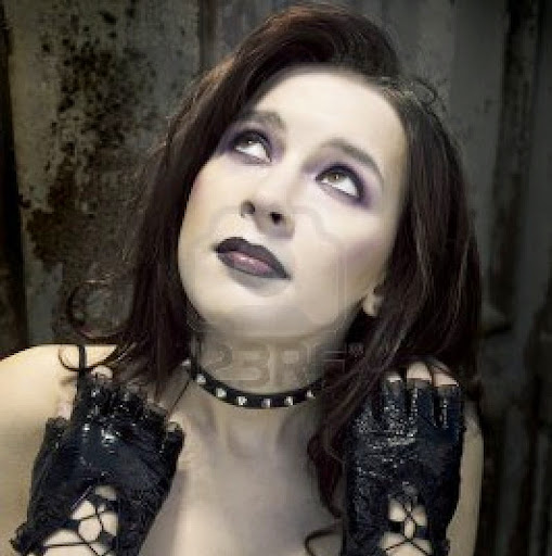 Elizabeth Hurt Photo 22