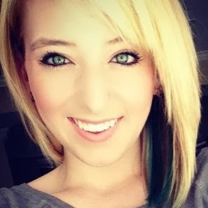 Melanie Ray Photo 16