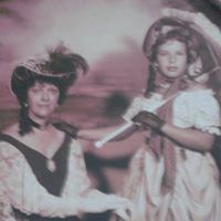 Julie Isaac Photo 14