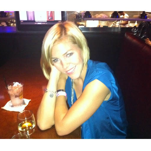 Victoria Buck Photo 22