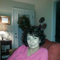 Julie Goldman Photo 5