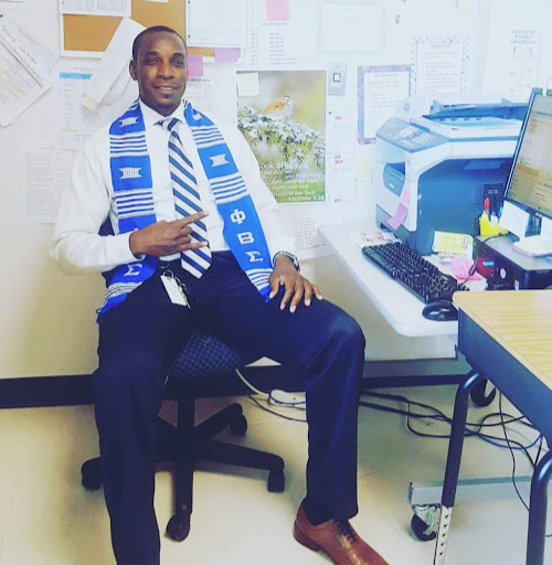 Derrick Hill Photo 16