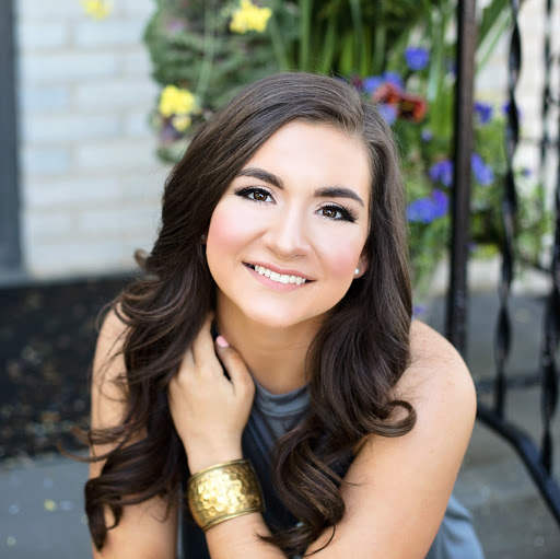 Emily Fields Photo 20