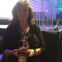 Ellen Stevens Photo 21