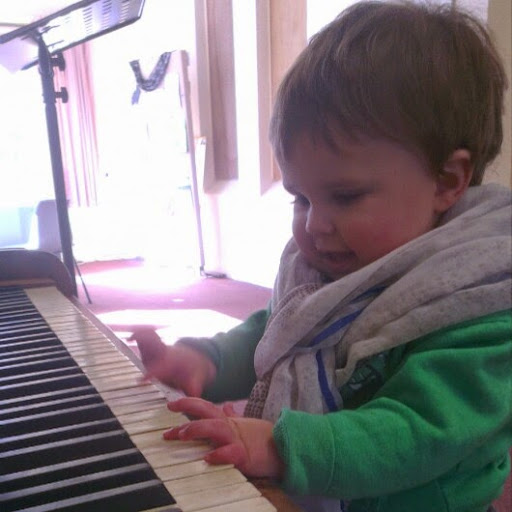 Kellie Roberts Photo 15