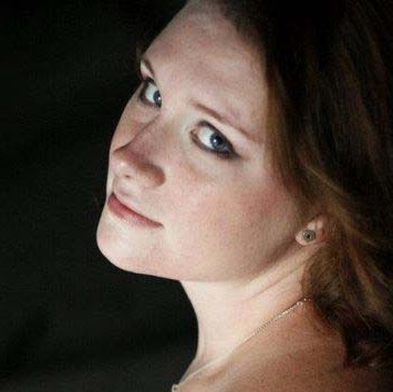 Amy Collis Photo 8