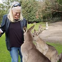 Julie Hinds Photo 10