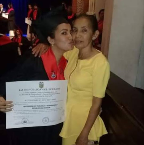 Cynthia Gonzales Photo 30