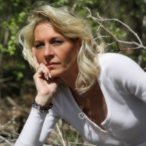 Traci Gilbert Photo 22