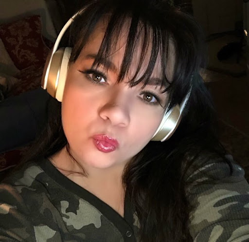 Jennifer Delong Photo 14