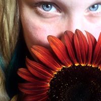 Hannah Pedersen Photo 17