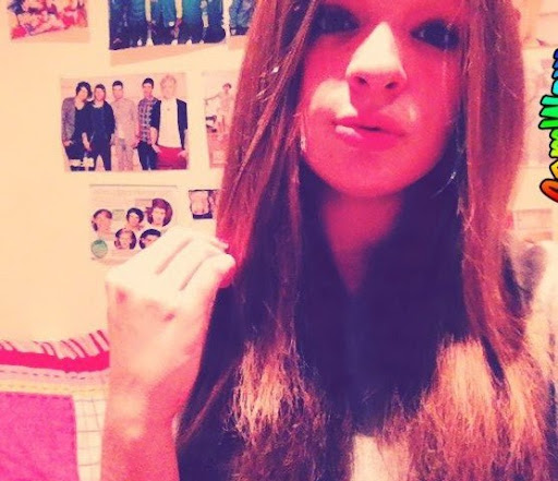 Katie Simmons Photo 33