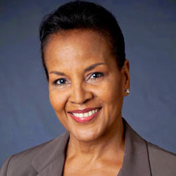 Jennifer Case Photo 30