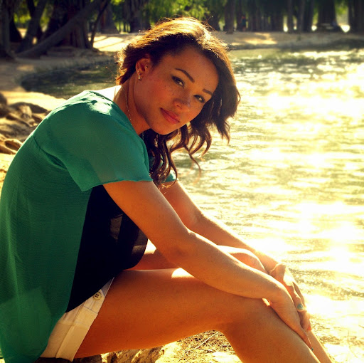 Christina Jones Photo 34