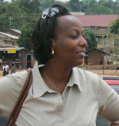 Anita Barlow Photo 17