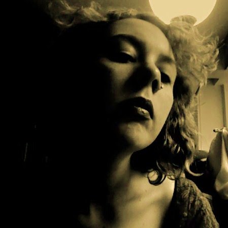 Elizabeth Scales Photo 20
