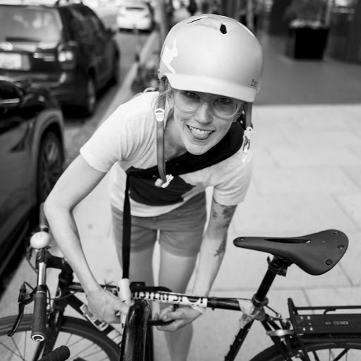 Lisa Burnett Photo 35