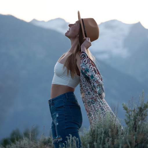 Melissa Conrad Photo 44