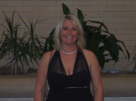 Kelly Snyder Photo 17