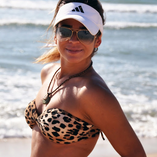 Priscilla Medeiros Photo 16