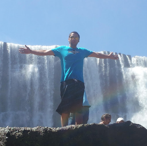 Erick Benitez Photo 4