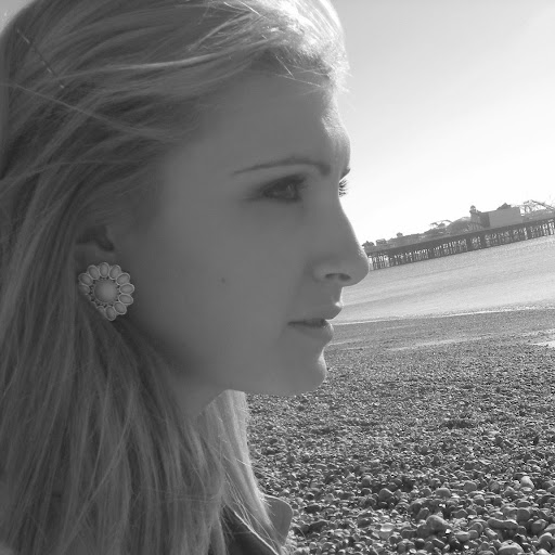 Samantha Poole Photo 30