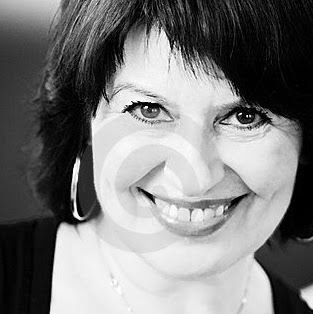 Janet Simpson Photo 33