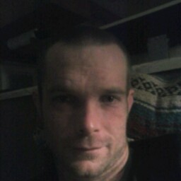 Aaron Harris Photo 10