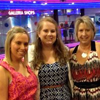 Debbie Hooper Photo 17