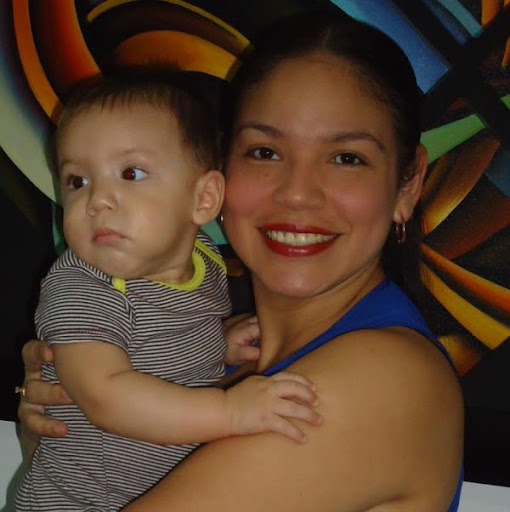 Eileen Reyes Photo 40
