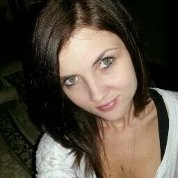 April Fowler Photo 34