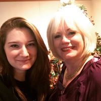 Laura Weiss Photo 48