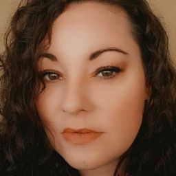 Julie Sandoval Photo 20