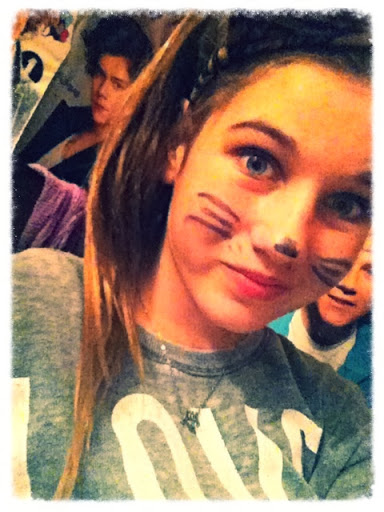 Ella Brooks Photo 11