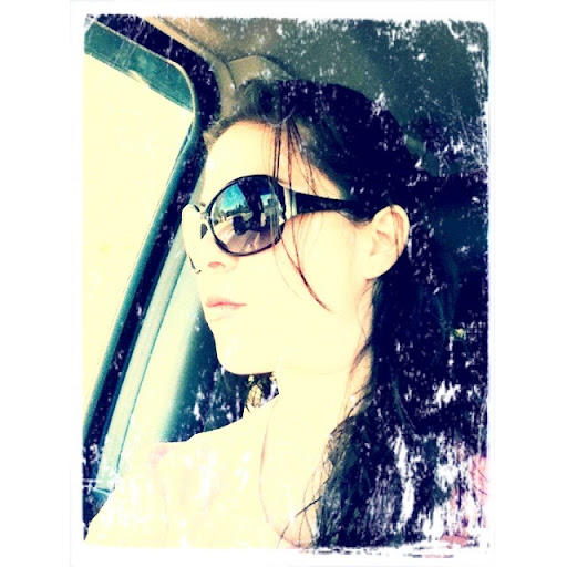 Ana Alfaro Photo 14