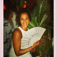 Anna Flores Photo 24