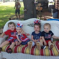Kelly Skinner Photo 22