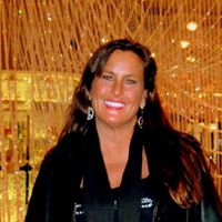 Elizabeth Chapman Photo 19