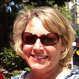 Ellen Mitchell Photo 13