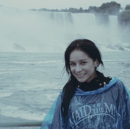 Isabel Medina Photo 35