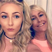 Julie Selby Photo 11