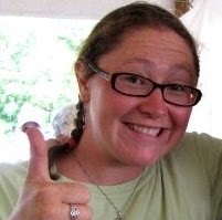 Julia Hutchinson Photo 19