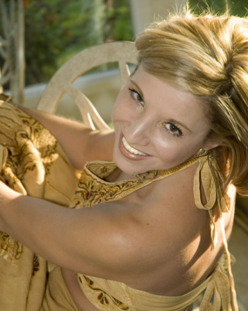 Katherine Nicholson Photo 26