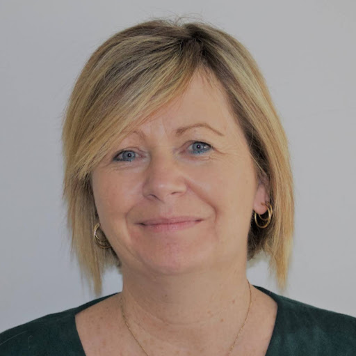 Tracey Regan Photo 13