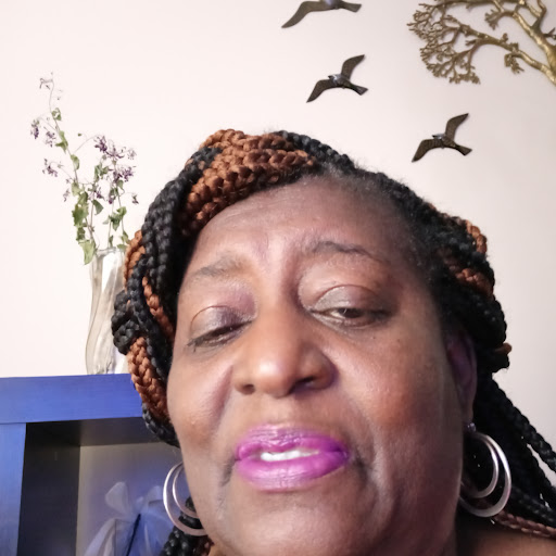 Geraldine Phillips Photo 12