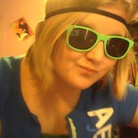 Lily Thompson Photo 14