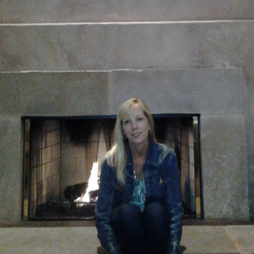 Angela Holbrook Photo 28